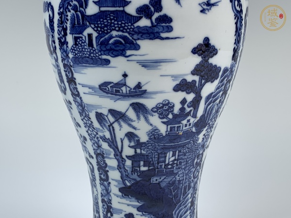 古玩陶瓷清乾隆·細(xì)路青花山水樓閣紋雞腿瓶真品鑒賞圖