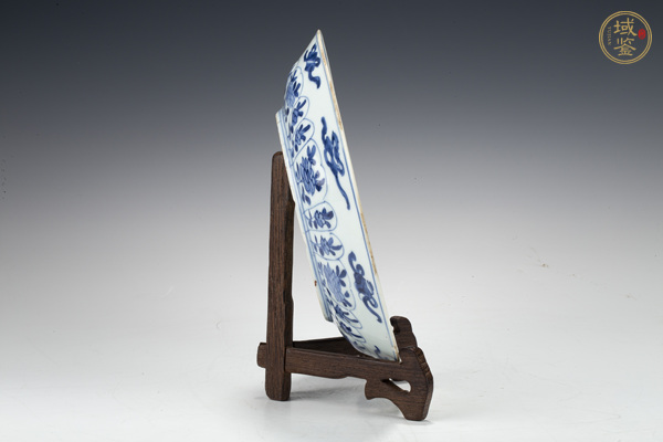 古玩陶瓷清康熙·青花纏枝花卉紋盤真品鑒賞圖