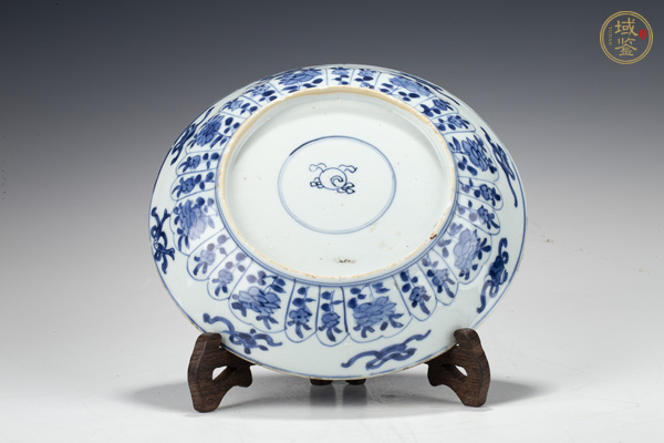 古玩陶瓷清康熙·青花纏枝花卉紋盤真品鑒賞圖