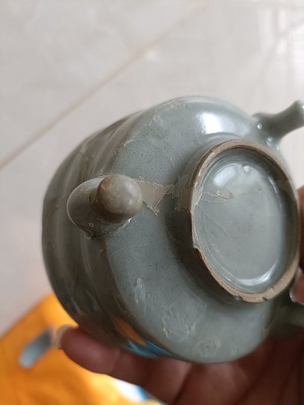 古玩陶瓷館藏級精品南宋龍泉官青瓷三足爐拍賣，當前價格19800元