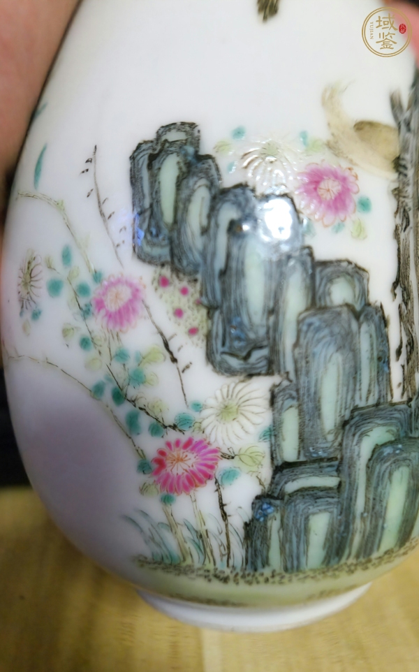 古玩陶瓷民國(guó) 粉彩花鳥(niǎo)紋盤(pán)口瓶真品鑒賞圖