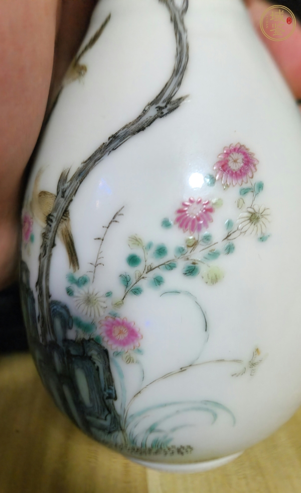 古玩陶瓷民國(guó) 粉彩花鳥(niǎo)紋盤(pán)口瓶真品鑒賞圖