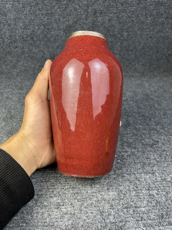 古玩陶瓷紅釉瓶拍賣,當前價格1888元
