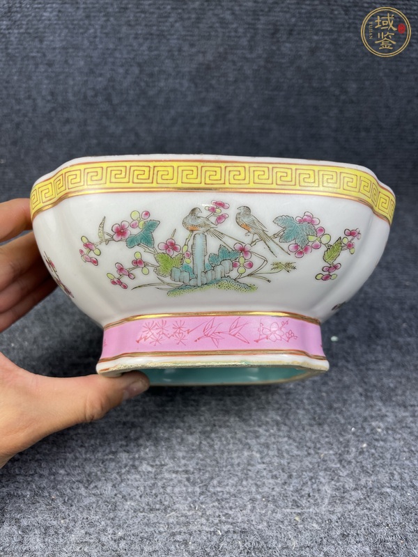 古玩陶瓷內(nèi)松石綠釉外粉彩花鳥紋供碗真品鑒賞圖
