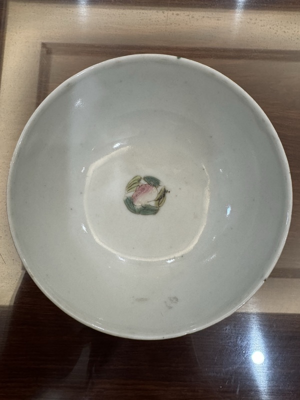 古玩陶瓷花卉紋粉彩碗拍賣，當(dāng)前價(jià)格0元