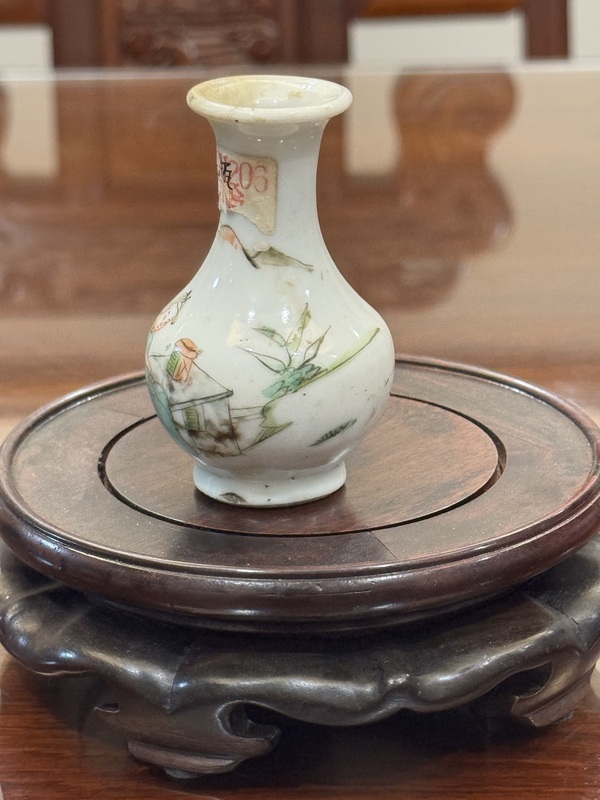 古玩陶瓷瓶拍賣，當(dāng)前價(jià)格0元