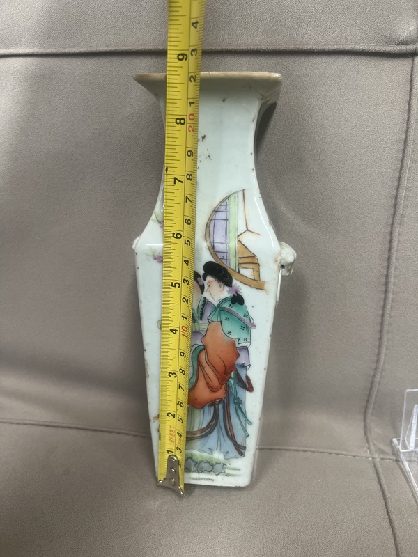 古玩陶瓷民國名家 熊子清 油粉彩人物故事紋四方瓶拍賣,當前價格1180元
