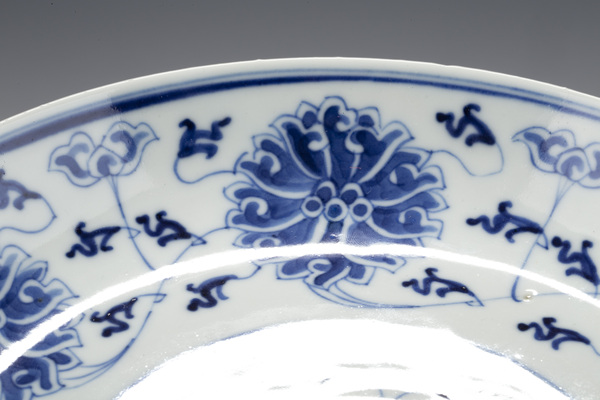 古玩陶瓷晚清·青花纏枝蓮紋盤拍賣，當(dāng)前價格5000元