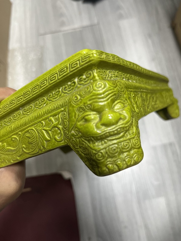 古玩陶瓷黃釉刻花四足杯托拍賣，當前價格4800元