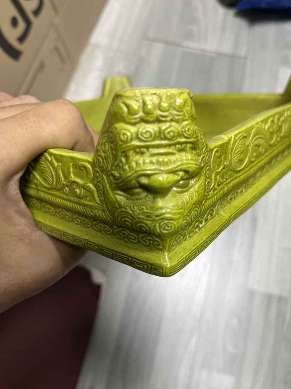 古玩陶瓷黃釉刻花四足杯托拍賣，當前價格4800元