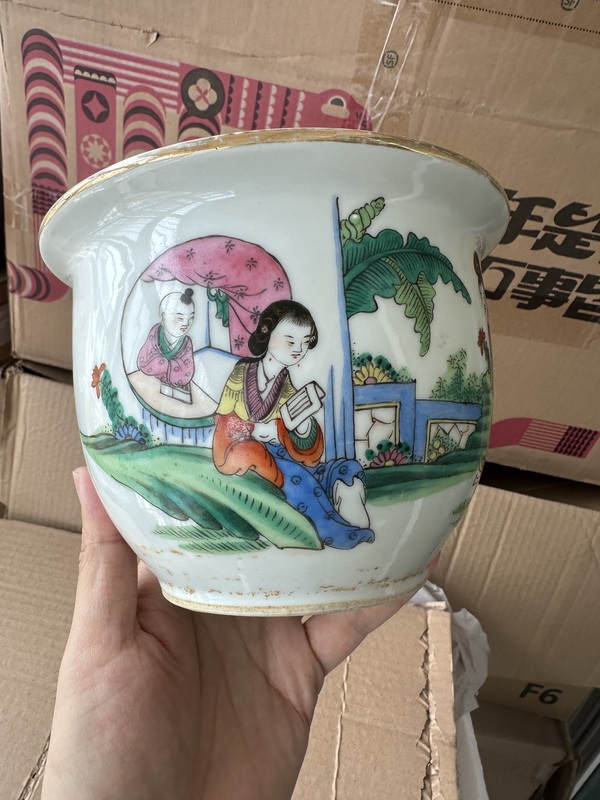 古玩陶瓷油粉彩人物故事紋花盆拍賣，當前價格2500元