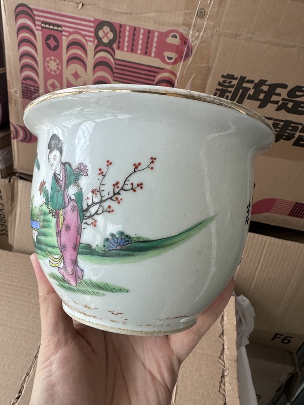 古玩陶瓷油粉彩人物故事紋花盆拍賣，當前價格2500元