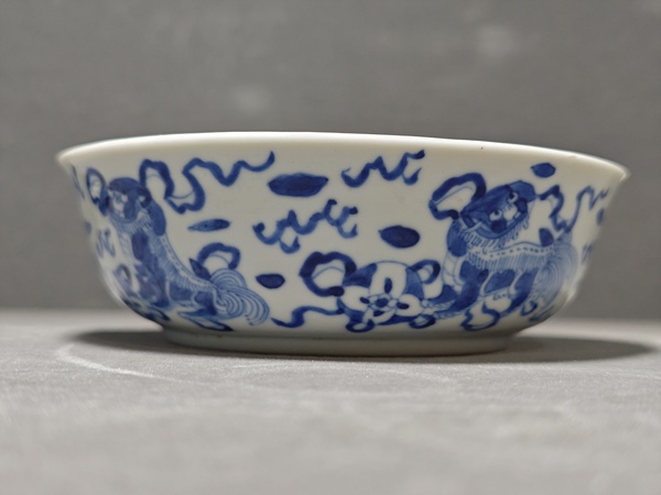 古玩陶瓷青花九獅紋蓋碗拍賣，當前價格2800元