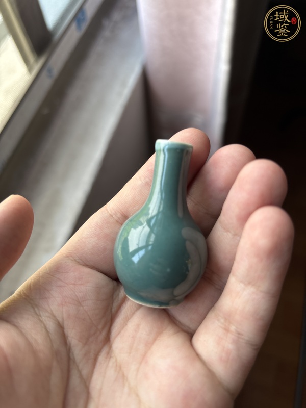 古玩陶瓷綠釉天球瓶真品鑒賞圖