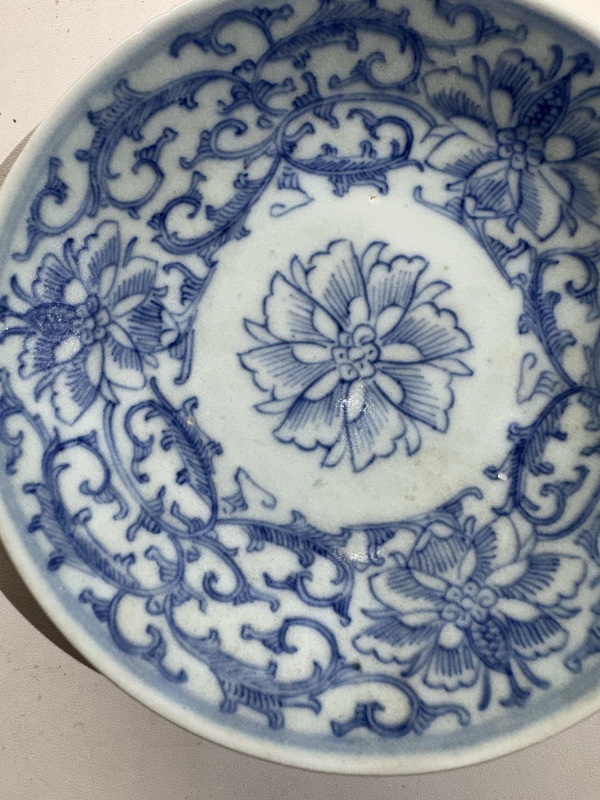 古玩陶瓷青花纏枝花卉紋盤拍賣,當(dāng)前價(jià)格880元