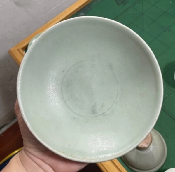 古玩陶瓷宋元·青釉蓮瓣紋碗拍賣，當前價格8800元