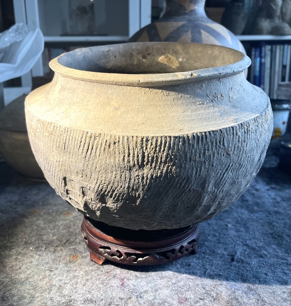 古玩陶瓷漢代陶釜拍賣，當前價格1600元