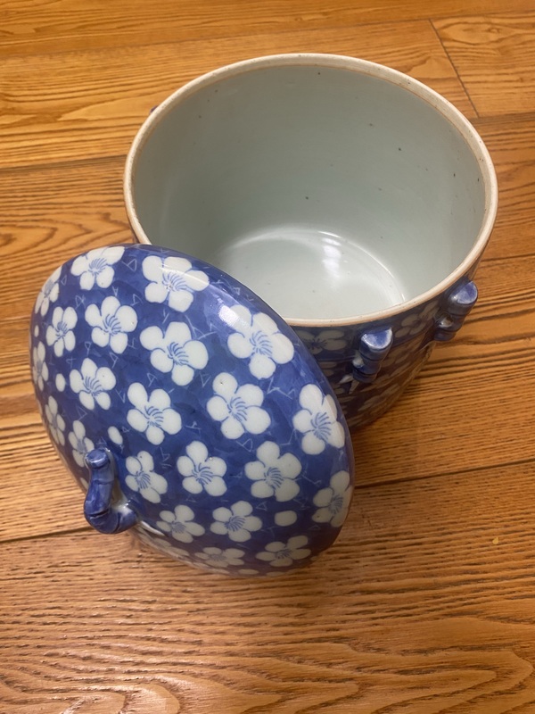 古玩陶瓷青花冰梅圖蓋缸拍賣，當(dāng)前價(jià)格8600元