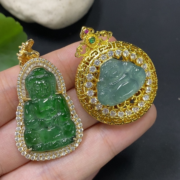 古玩玉器精品天然翡翠掛件 兩件一手走配證書拍賣,當前價格1800元
