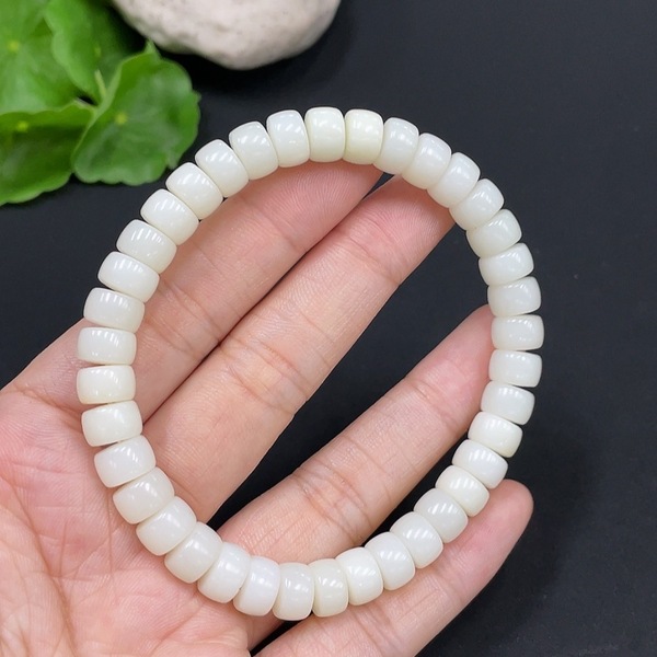 古玩玉器281天然和田玉珠串    貨品總重約26.9g配證書拍賣，當(dāng)前價格290元