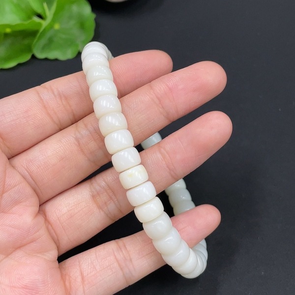 古玩玉器281天然和田玉珠串    貨品總重約26.9g配證書拍賣，當(dāng)前價格290元