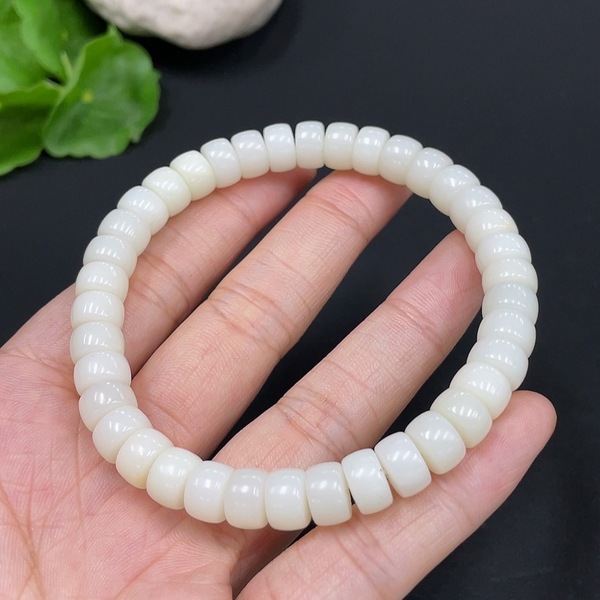 古玩玉器281天然和田玉珠串    貨品總重約26.9g配證書拍賣，當(dāng)前價格290元