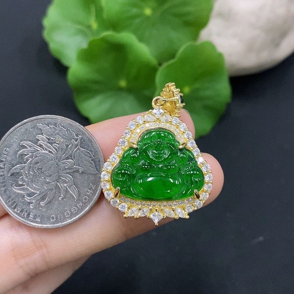 古玩玉器283翡翠佛公掛件貨品總重約5.89g配證書拍賣，當(dāng)前價(jià)格280元