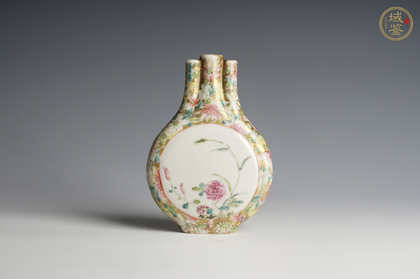古玩民國·金地粉彩百花開窗花卉紋三孔瓶真品鑒賞圖