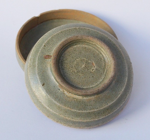 古玩陶瓷五代至北宋早期越窯青釉蓋盒拍賣,當(dāng)前價(jià)格2380元