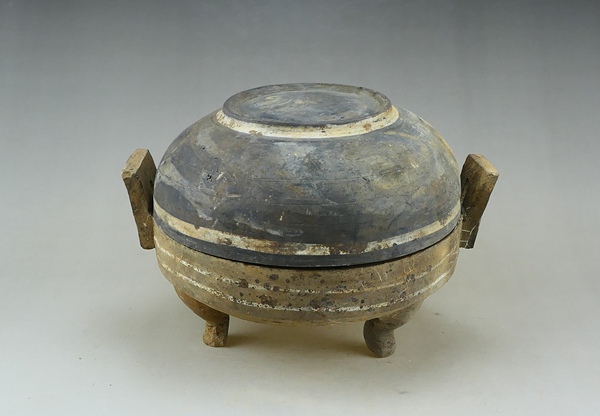 古玩陶瓷漢.灰陶彩繪鼎（館藏級(jí)）重上拍賣，當(dāng)前價(jià)格80元