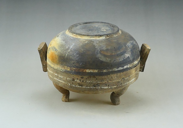 古玩陶瓷漢.灰陶彩繪鼎（館藏級(jí)）重上拍賣，當(dāng)前價(jià)格80元
