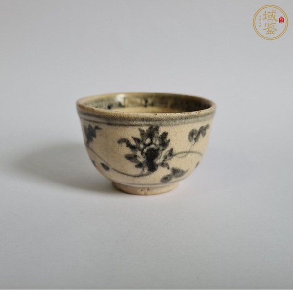 古玩陶瓷青花花卉杯真品鑒賞圖