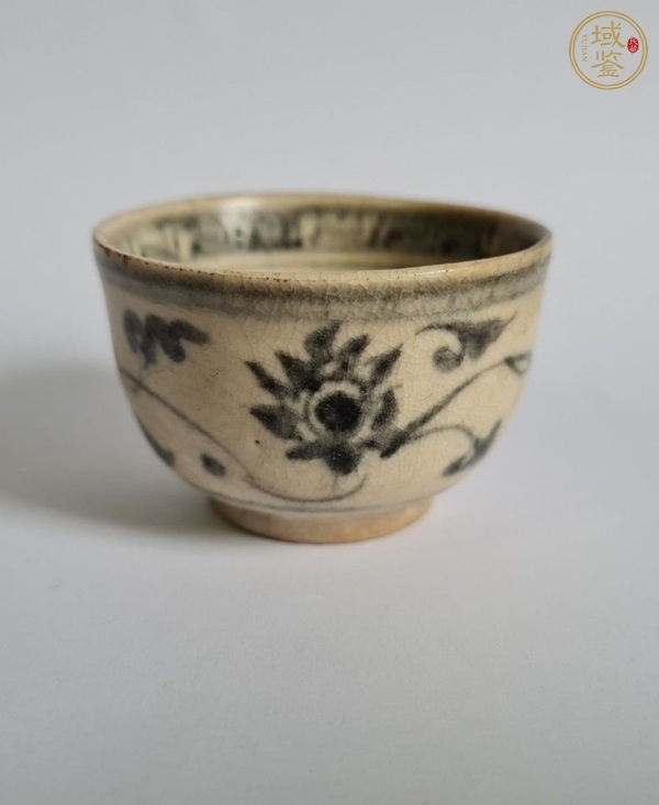 古玩陶瓷青花花卉杯真品鑒賞圖