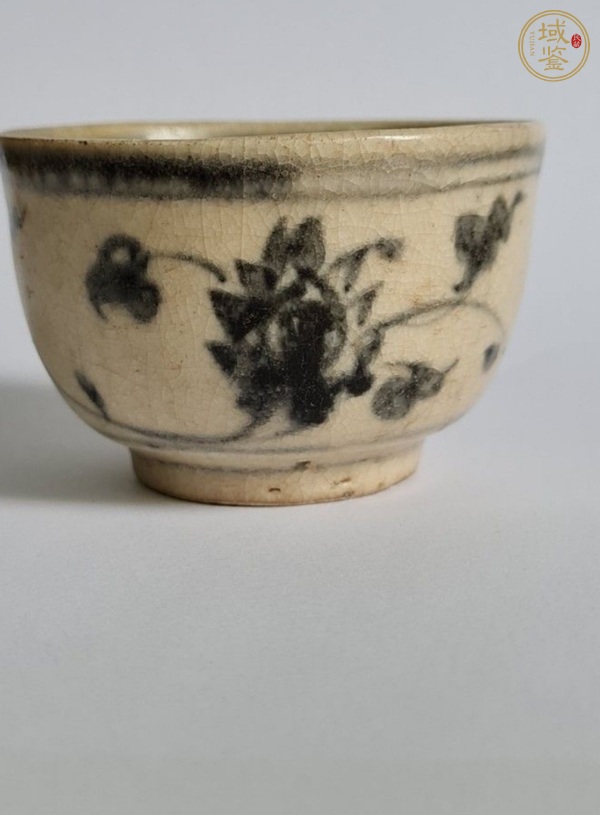 古玩陶瓷青花花卉杯真品鑒賞圖
