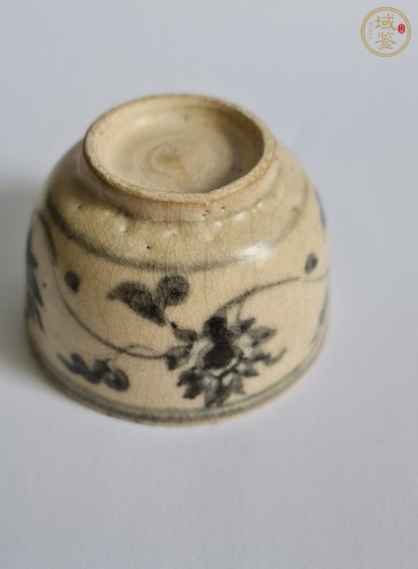 古玩陶瓷青花花卉杯真品鑒賞圖