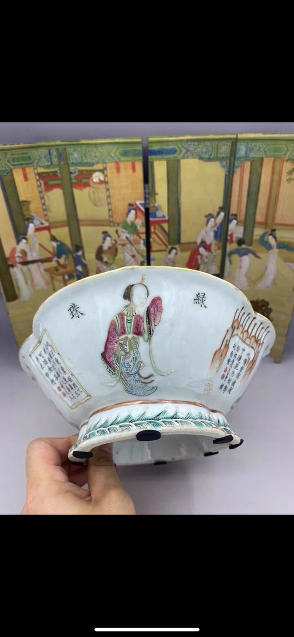 古玩陶瓷清道咸時(shí)期 粉彩無(wú)雙譜人物高足貢碗拍賣(mài),當(dāng)前價(jià)格9800元