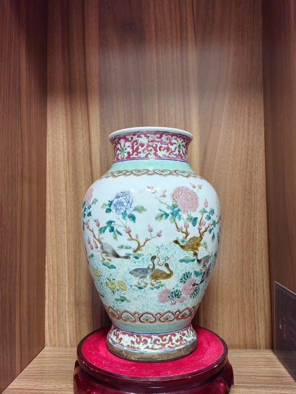 古玩陶瓷清末民初·粉彩花鳥紋尊拍賣，當(dāng)前價(jià)格18000元