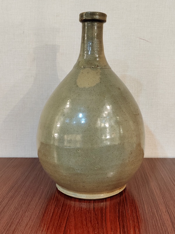 古玩陶瓷青瓷膽瓶拍賣，當(dāng)前價(jià)格3500元