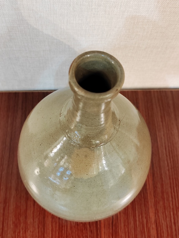 古玩陶瓷青瓷膽瓶拍賣，當(dāng)前價(jià)格3500元