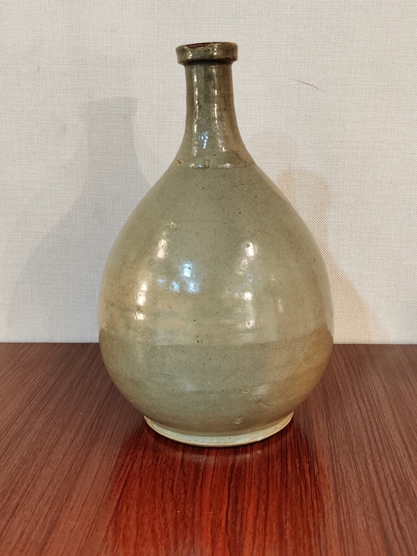 古玩轉(zhuǎn)賣(mài)青瓷膽瓶拍賣(mài)，當(dāng)前價(jià)格0元