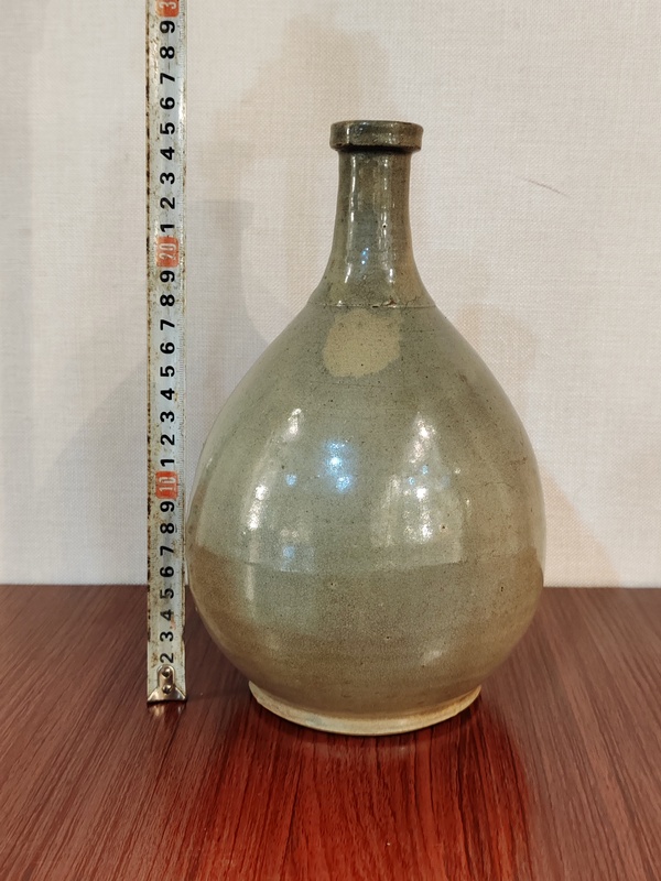 古玩陶瓷青瓷膽瓶拍賣，當(dāng)前價(jià)格3500元