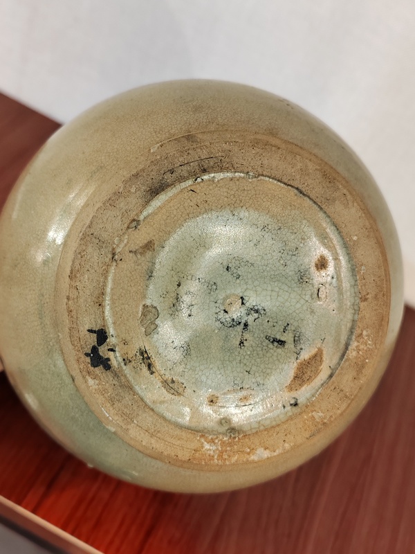 古玩陶瓷青瓷膽瓶拍賣，當(dāng)前價(jià)格3500元
