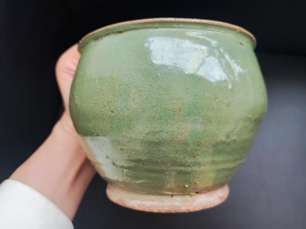 古玩陶瓷綠釉小缸拍賣(mài)，當(dāng)前價(jià)格150元