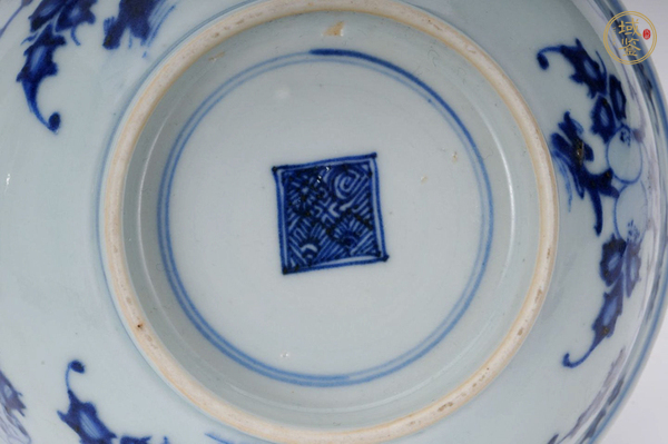 古玩陶瓷清雍正·?花三多紋碗真品鑒賞圖