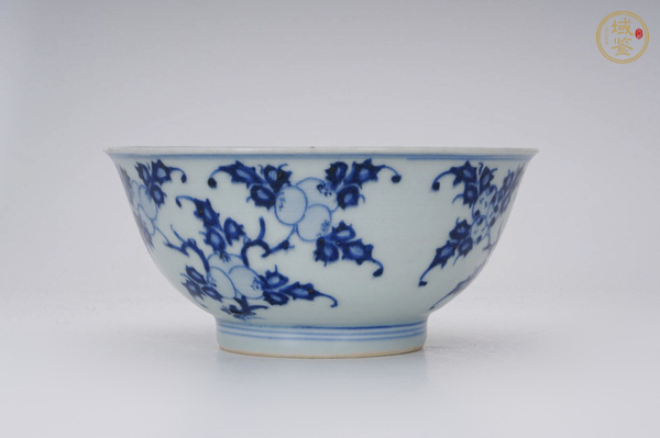 古玩陶瓷清雍正·?花三多紋碗真品鑒賞圖