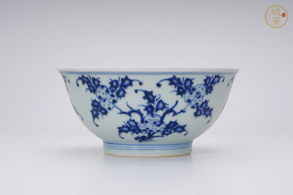 古玩陶瓷清雍正·?花三多紋碗真品鑒賞圖