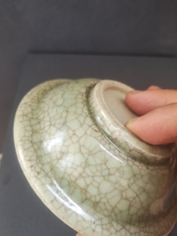 古玩陶瓷龍泉青瓷折沿盤(pán)拍賣(mài)，當(dāng)前價(jià)格1600元
