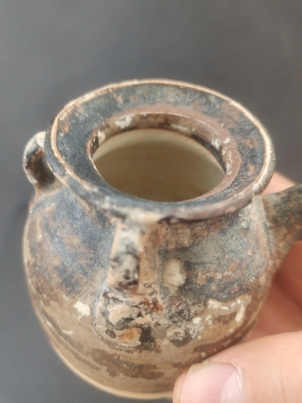 古玩陶瓷褐釉執(zhí)壺拍賣，當(dāng)前價格2000元
