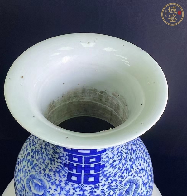 古玩陶瓷清中·青花纏枝喜字紋瓶 真品鑒賞圖