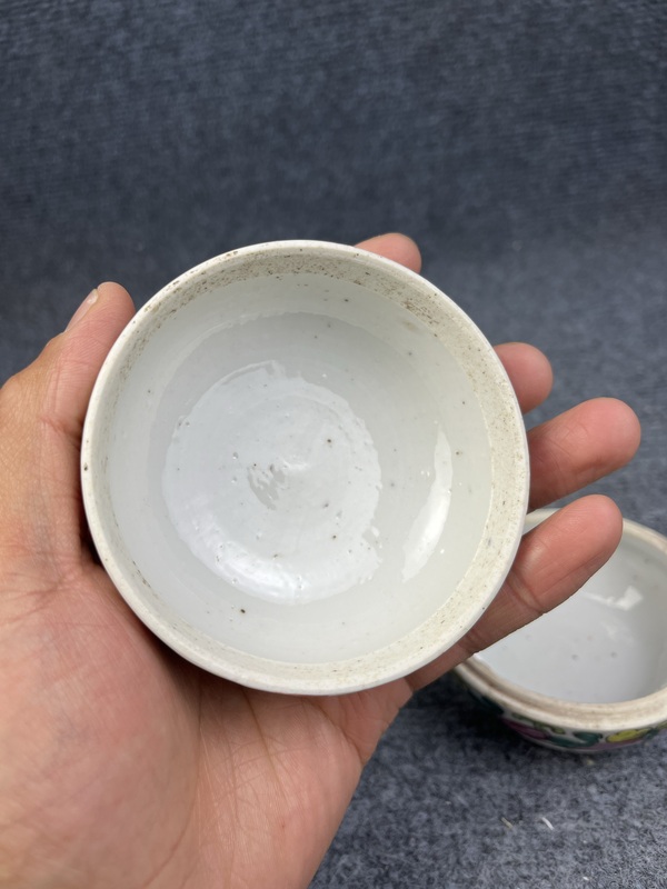 古玩陶瓷粉彩五子折桂蓋盒拍賣,當前價格999元